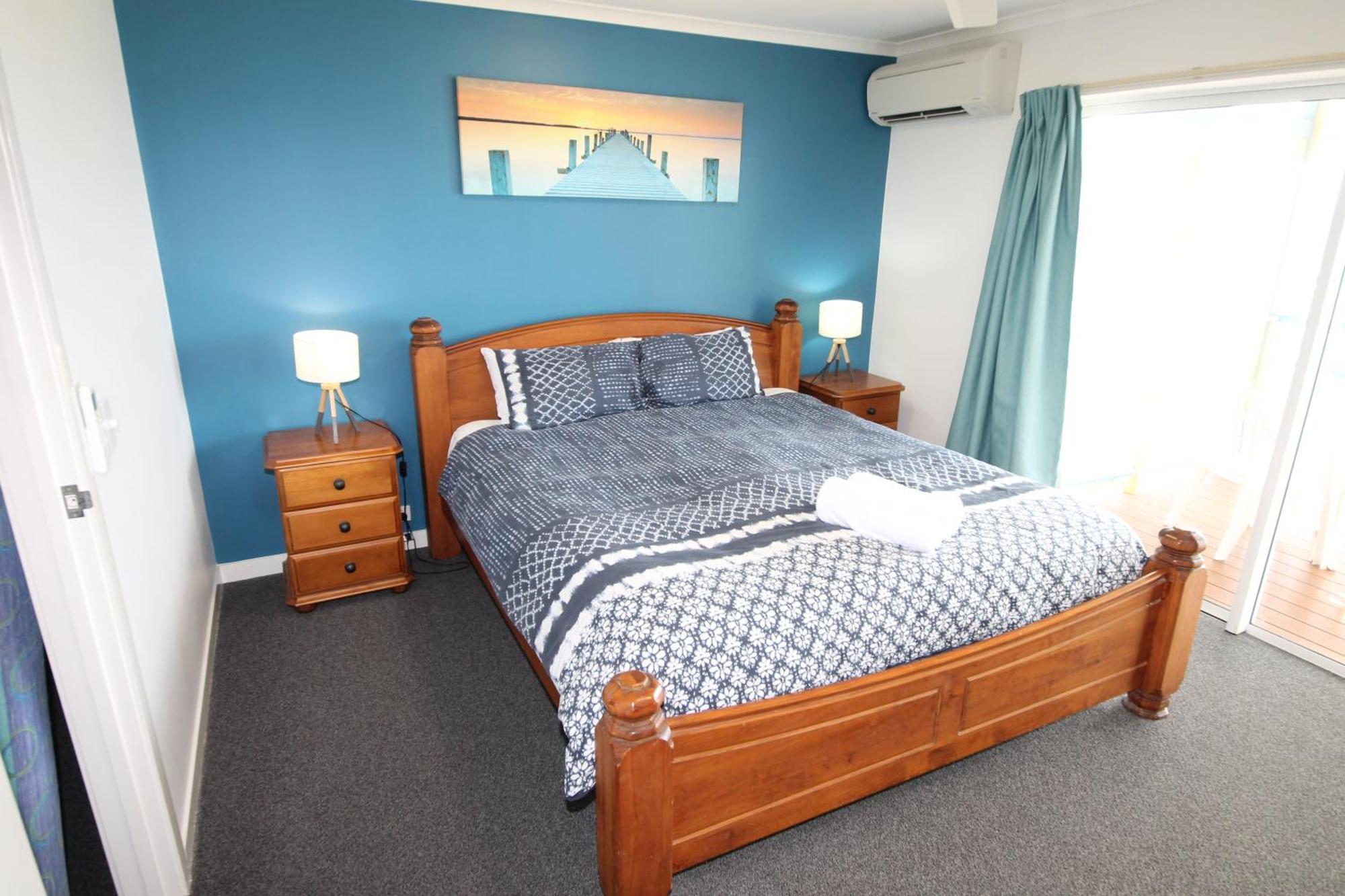 Moreton Island Villas And Apartments Tangalooma Bagian luar foto