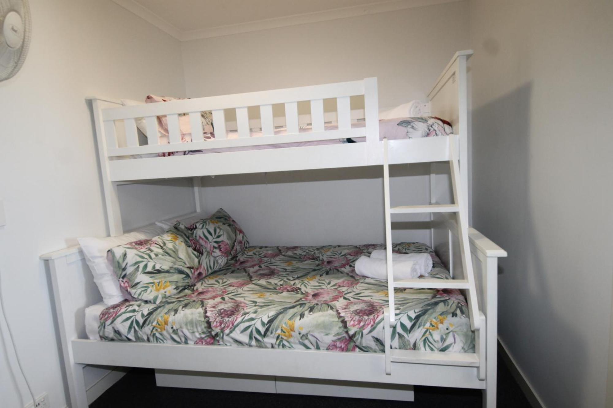 Moreton Island Villas And Apartments Tangalooma Bagian luar foto