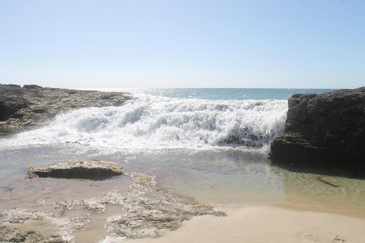 Moreton Island Villas And Apartments Tangalooma Bagian luar foto
